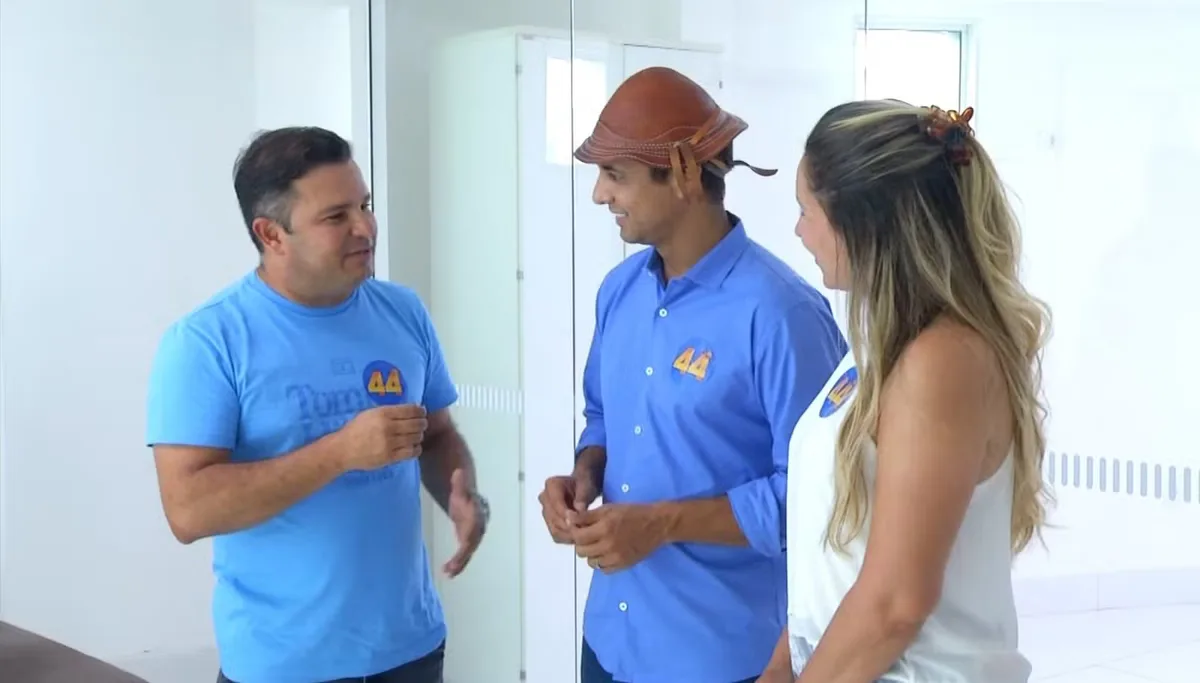 Candidato ao governo do RN durante entrevista em estúdio de televisão em Natal