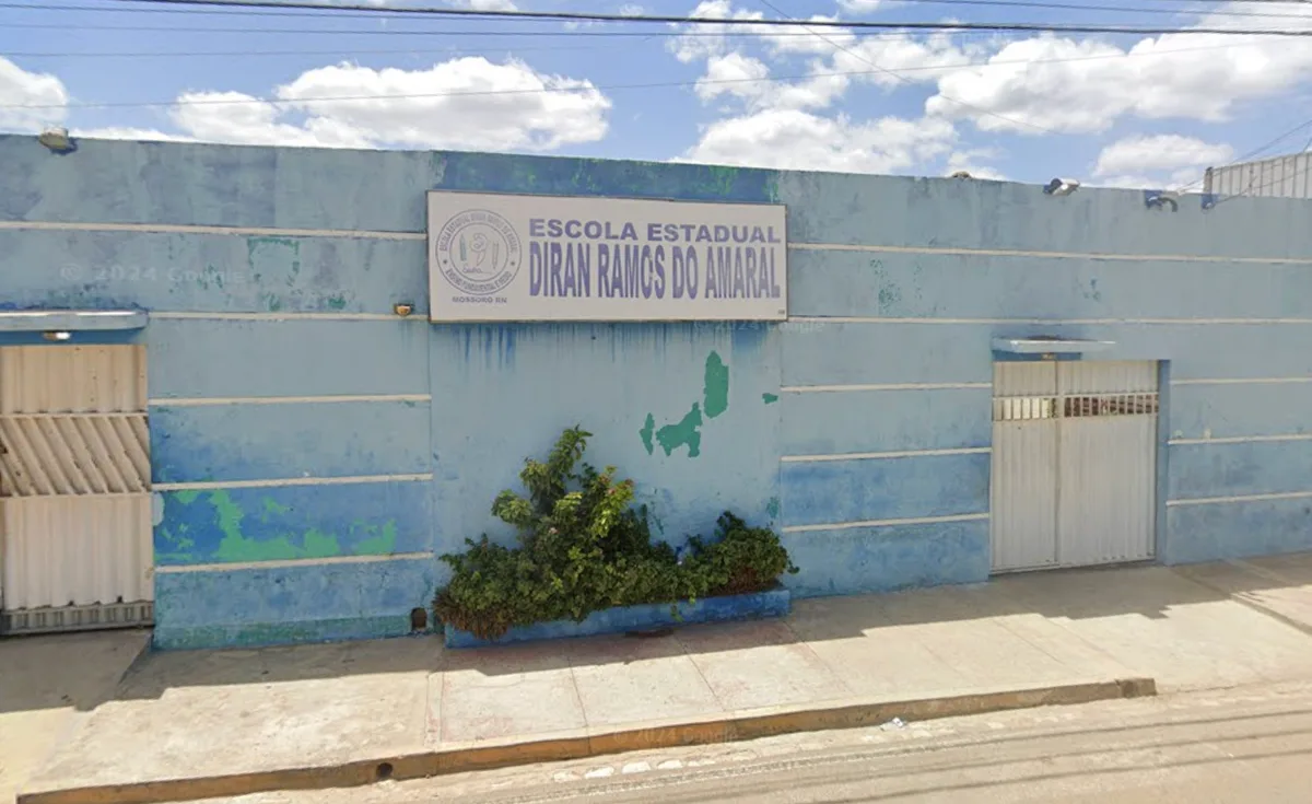 Há 3 meses sem aula: pais cobram reabertura de escola estadual em Mossoró