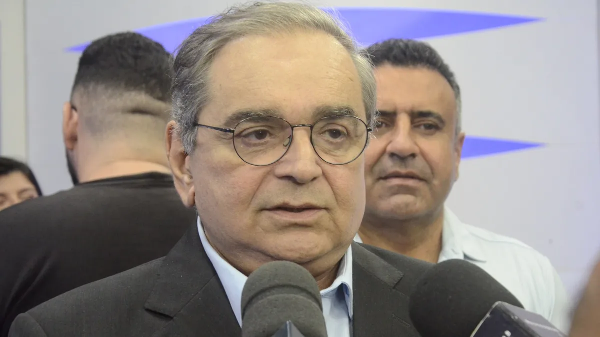 Álvaro promete ampliar Walfredo Gurgel com 200 leitos e novo bloco em Natal
