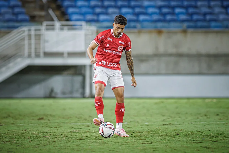 América cede prata da casa ao QFC para reforçar o Estadual 2027