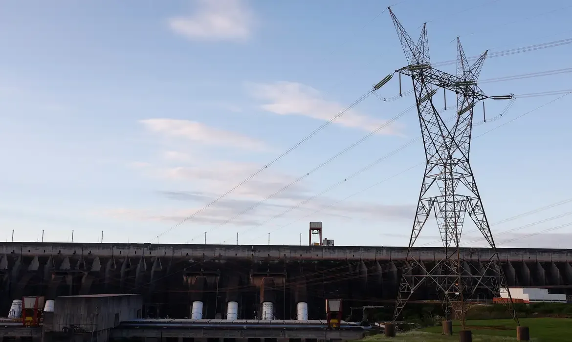 Conta de luz fica sem taxa extra em outubro após cinco meses de cobrança
