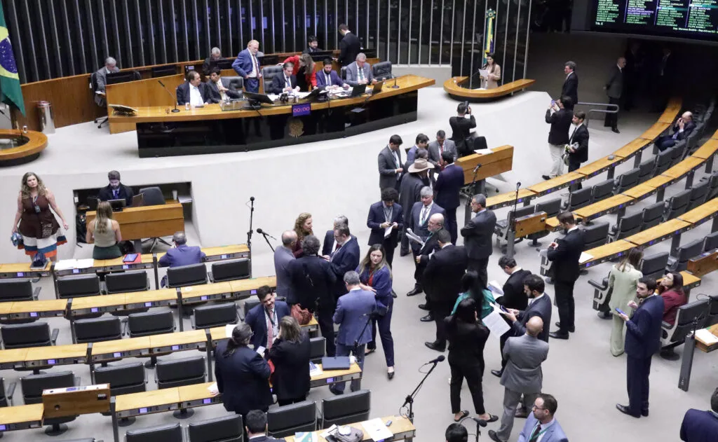 Congresso decide futuro das bets após MP proibir apostas em todo o país