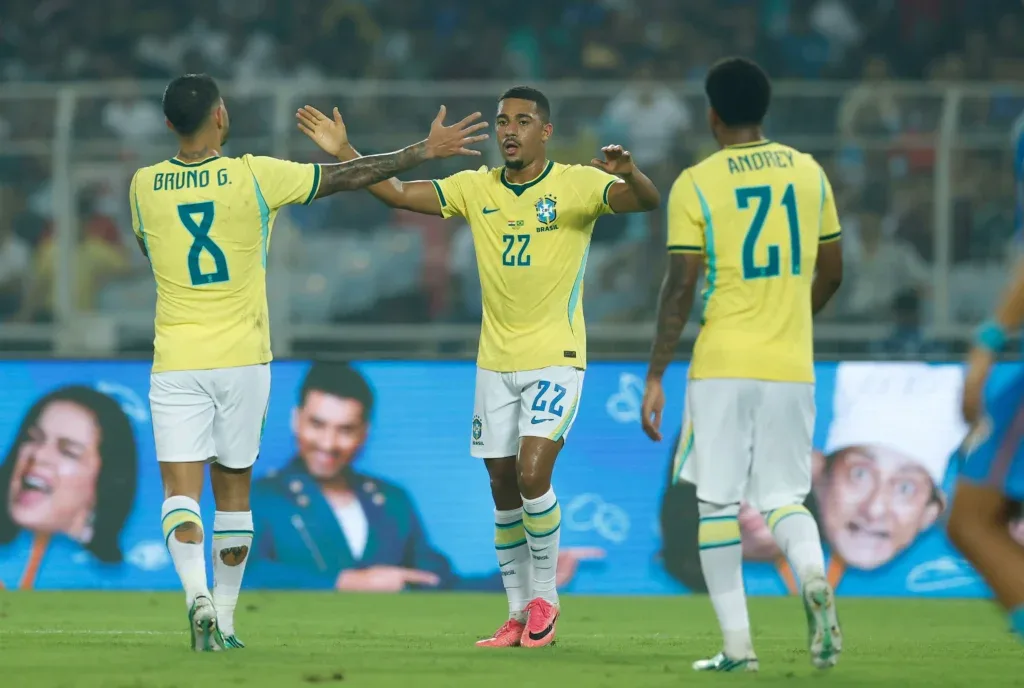 Com show de Estêvão e Samuel Lino, Brasil fecha gira na Ásia com goleada