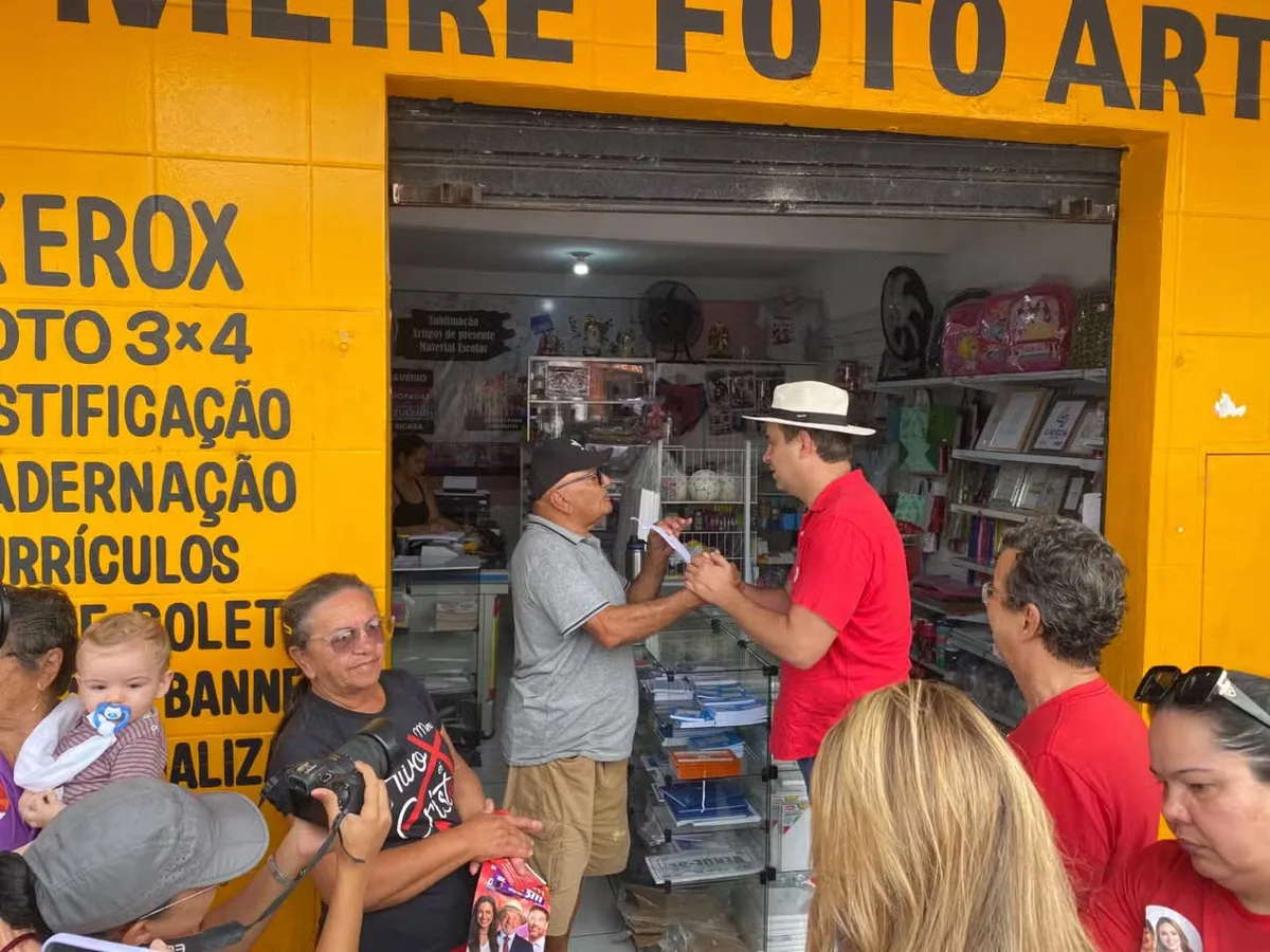 Cadu percorre Felipe Camarão e promete emprego e serviços para Zona Oeste