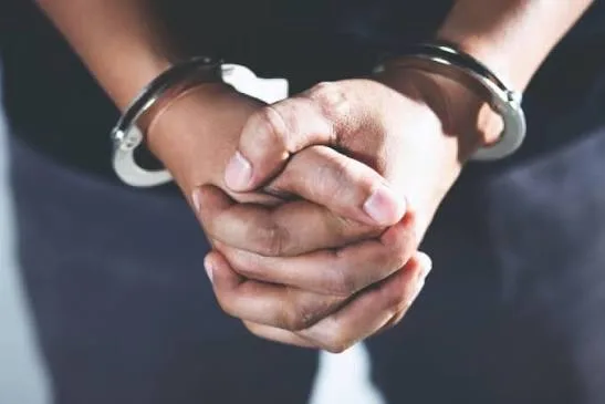 Bebê de 2 meses é socorrido e casal é detido após queda em Jardim de Piranhas