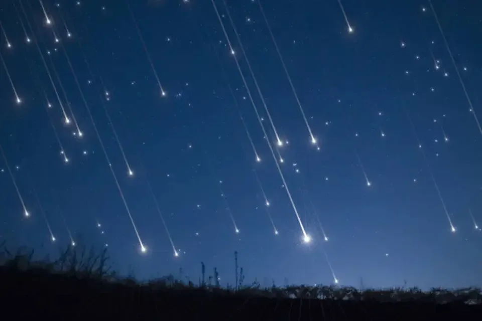 Fragmentos do cometa Halley iluminam o céu do RN no pico de chuva de meteoros