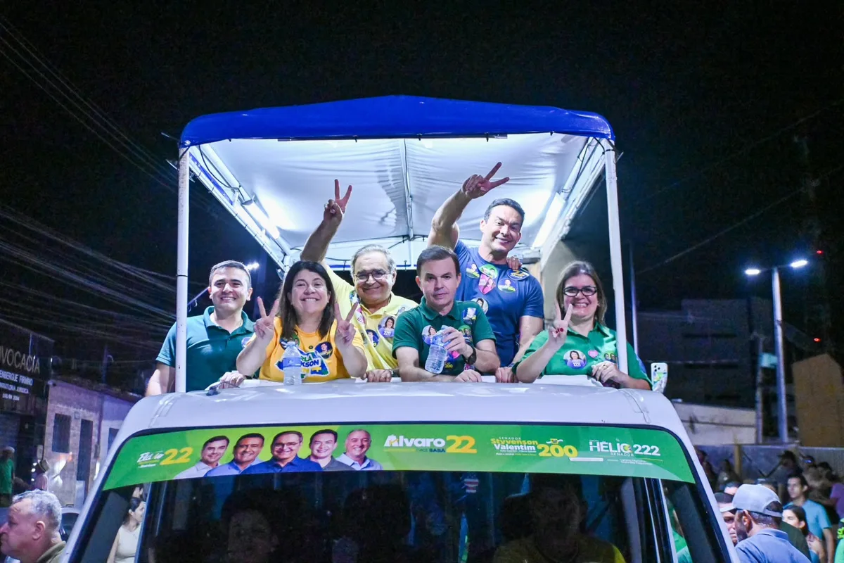 Arrastão lota ruas de Nova Cruz em ato com Carla Dickson e Álvaro Dias