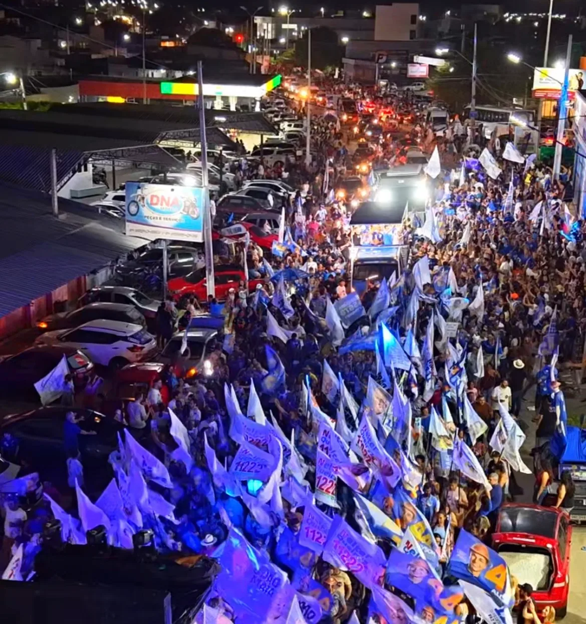 Caravana lota avenida no centro de Caicó em ato do fim de semana no Seridó