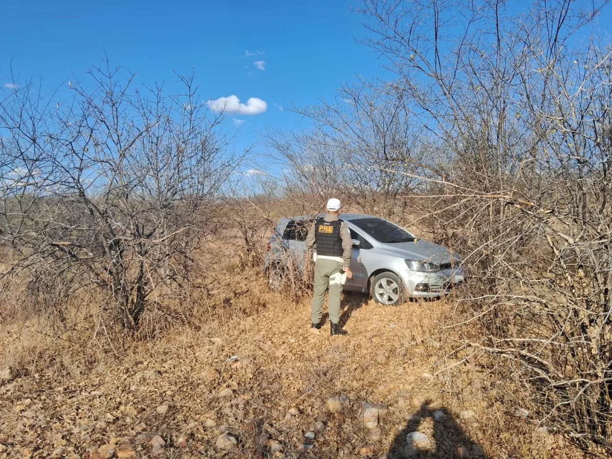 Denúncia de morador leva CPRE a recuperar carro roubado em Caicó