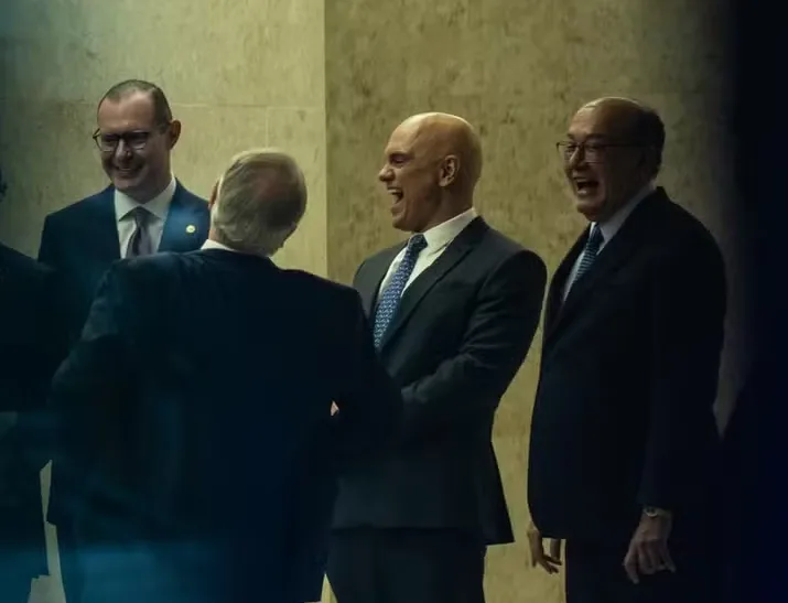 Vista de Dino no STF empurra caso Moraes-Vorcaro para depois do Carnaval de 2027