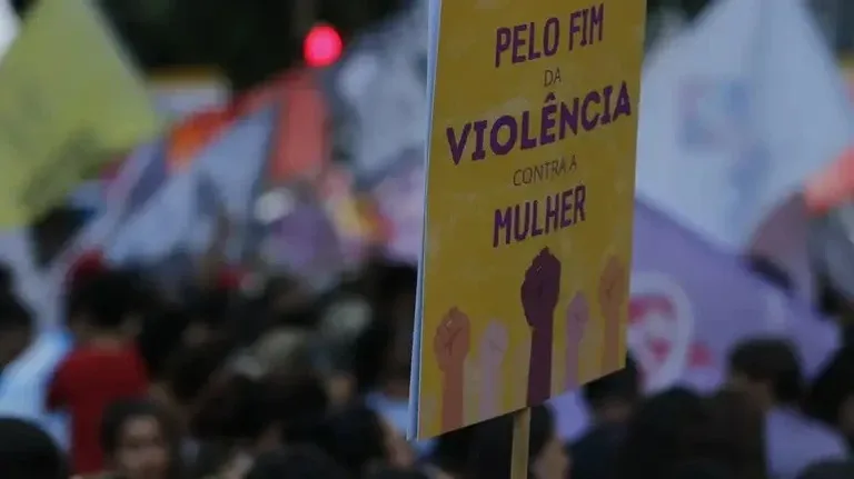 Medida protetiva garante até 6 meses de licença paga a vítimas no RN