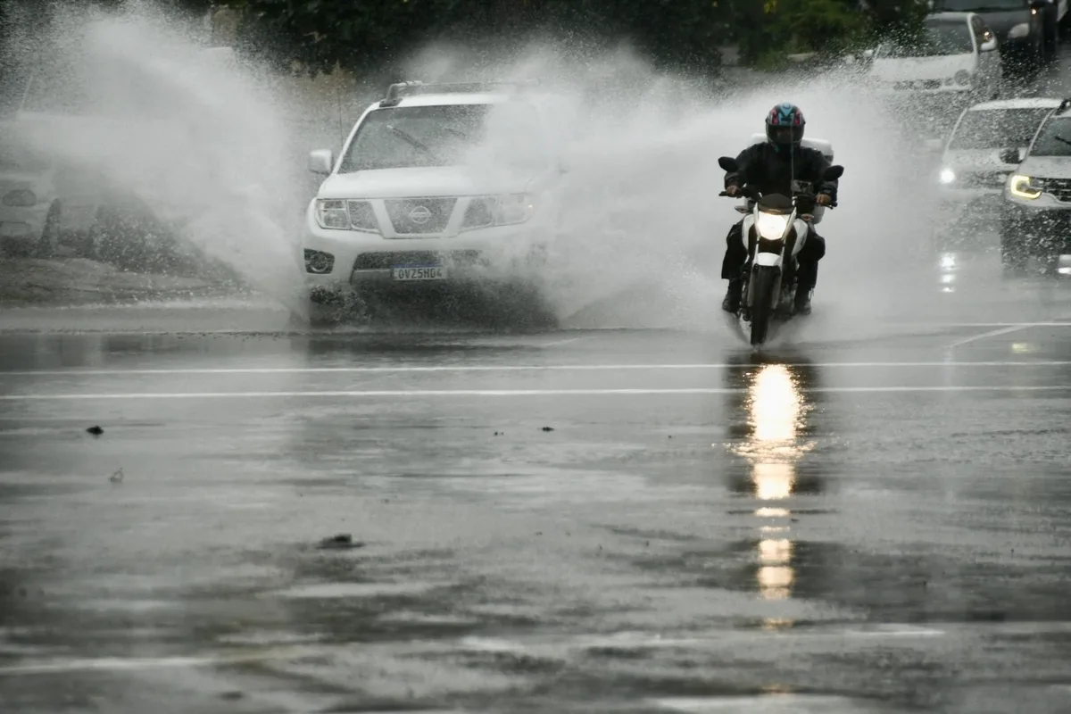 Chuva na manhã de domingo pode mudar ida às urnas em Natal