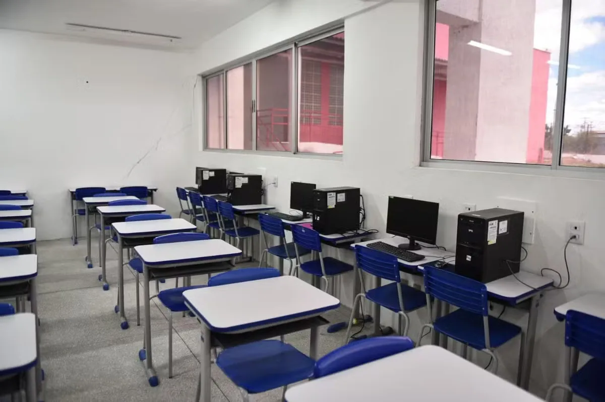 Espanhol chega às escolas estaduais e muda rotina de alunos no RN