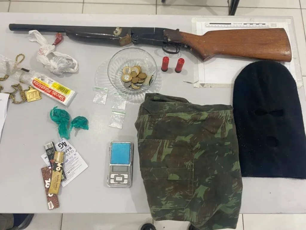 Homem fica ferido ao saltar muros e cinco são detidos pela PM em Parnamirim