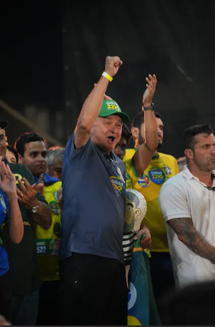 Girão fecha campanha no RN com padrinhos bolsonaristas e bandeira do Seridó