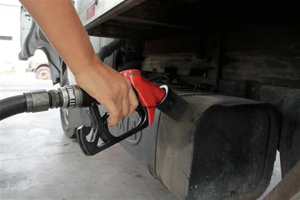 Diesel mantém desconto de R$ 2,12 e segura frete no RN por mais 30 dias