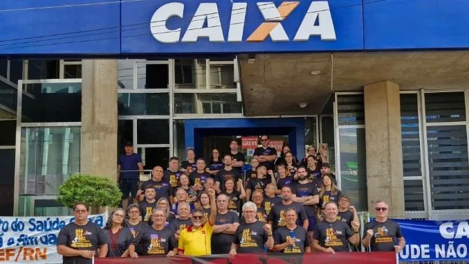 Bancários da Caixa fazem ato na Cidade Alta e acompanham julgamento no TST