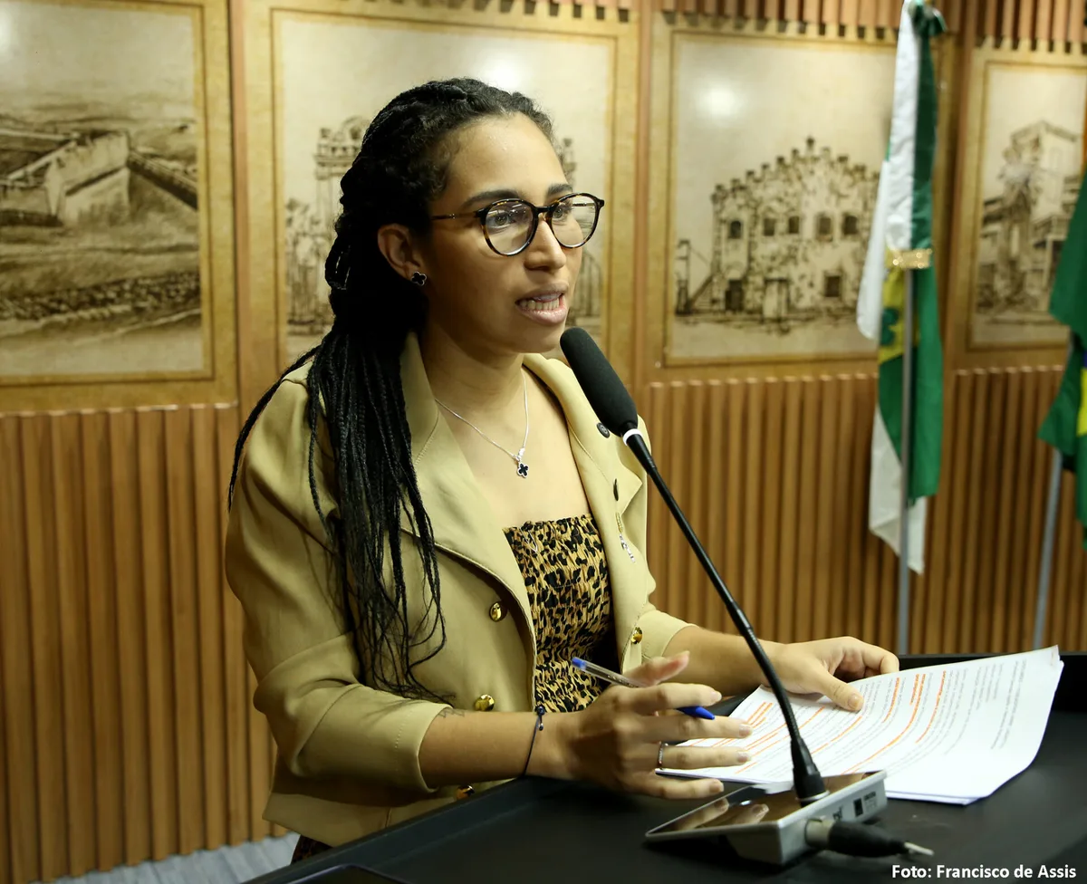 Wendel Lagartixa deixa prisão com tornozeleira e filha celebra em Natal