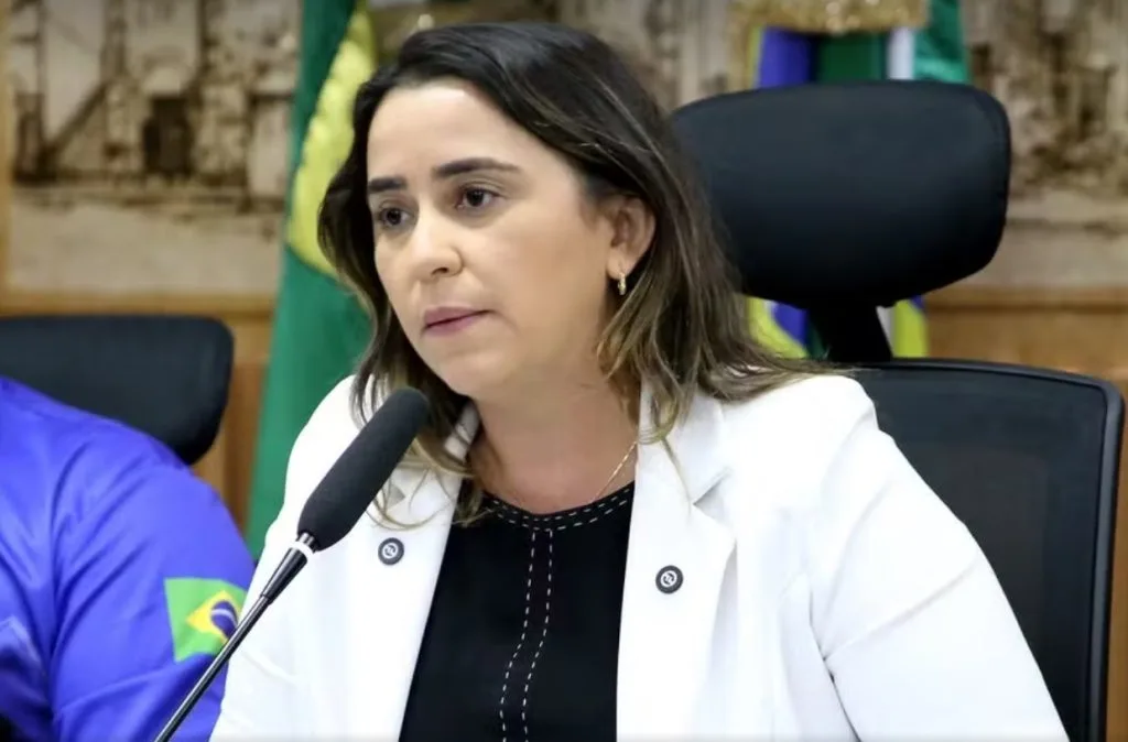 TRE-RN dá 24h para Samanda apagar vídeo contra suplente de Zenaide