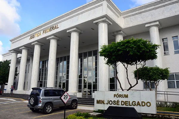 Justiça condena ex-gestor e dois ex-juízes eleitorais por negócio de R$ 150 mil em eleição