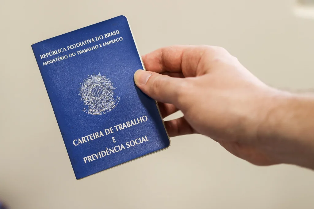 Mossoró abre semana com quase 200 vagas e reforça seleção para atendimento