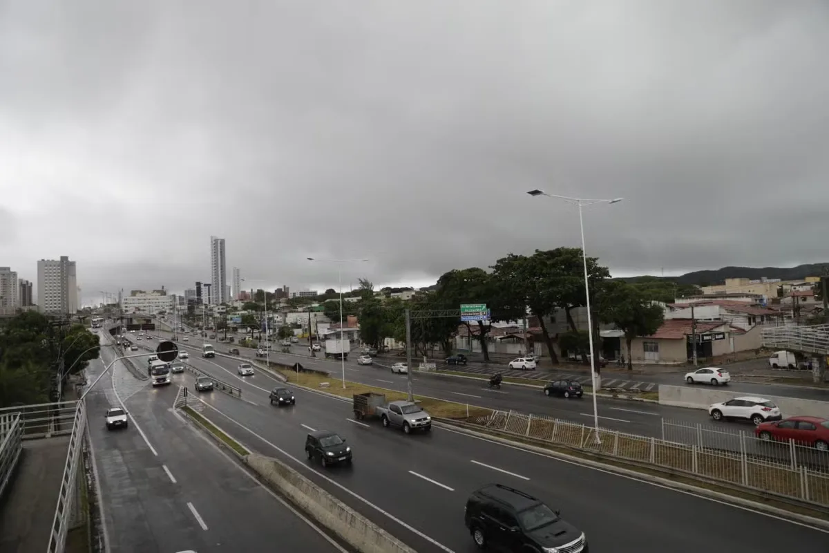 Eleitor de Natal deve sair de casa com guarda-chuva neste domingo
