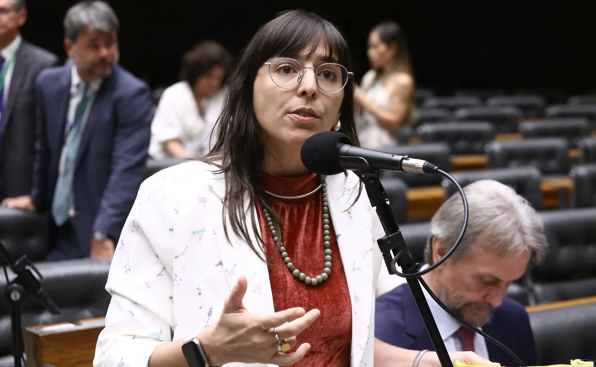 Petistas do RN acionam PGR contra Flávio Bolsonaro e Meta na véspera do voto