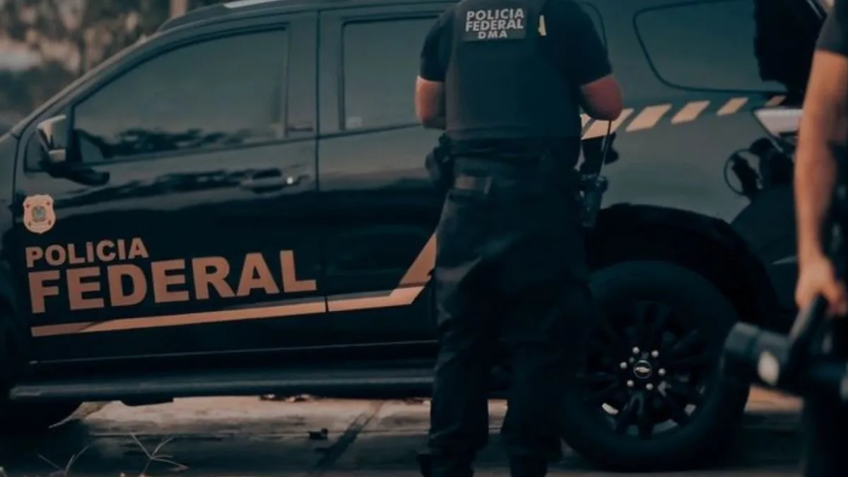 Viatura da Polícia Federal durante operação de fiscalização eleitoral