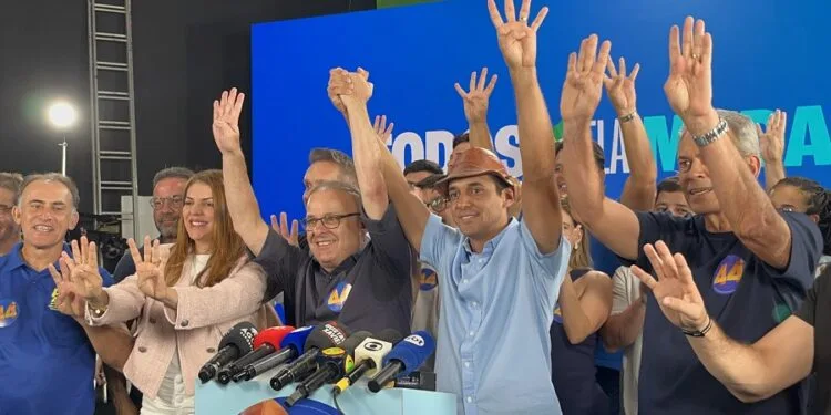 Paulinho e Nina levam 17 vereadores de Natal para palanque de Allyson no 2º turno