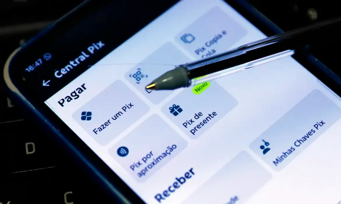 Pix por aproximação libera valor acima de R$ 500 e cliente define limite no banco