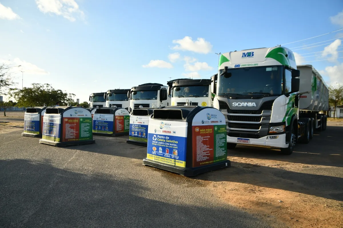 Novas carretas da limpeza urbana apresentadas pela Prefeitura de Natal