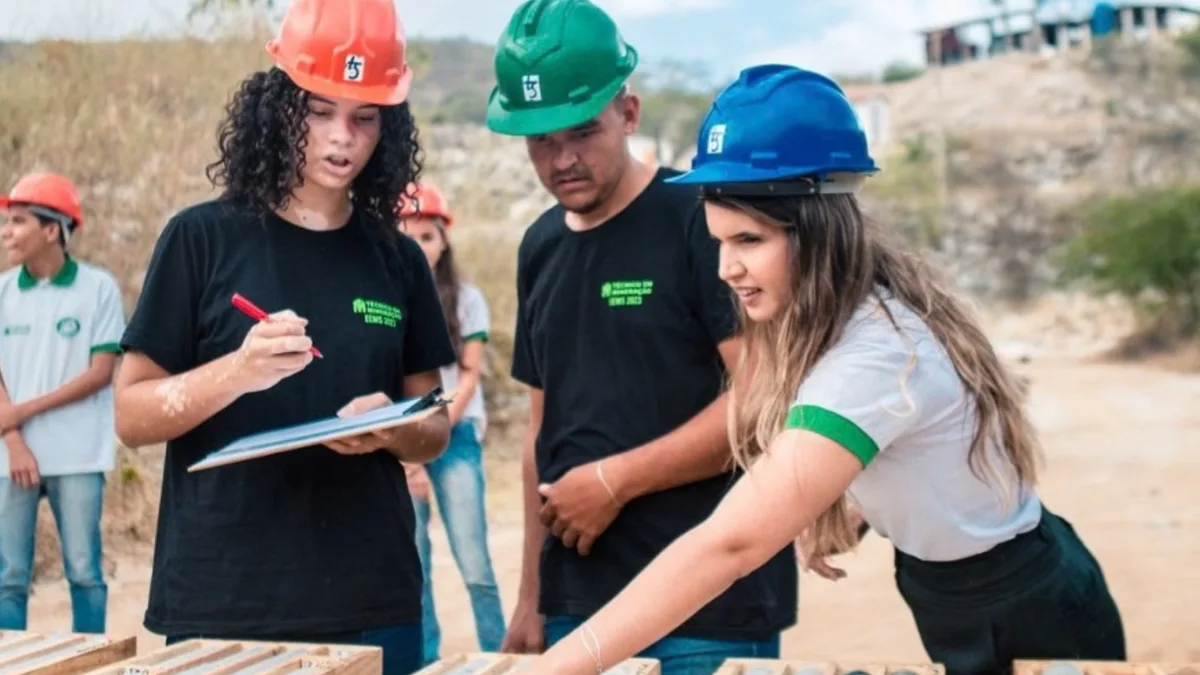 RN dobra presença de trabalhadores com ensino médio em 13 anos, diz IBGE