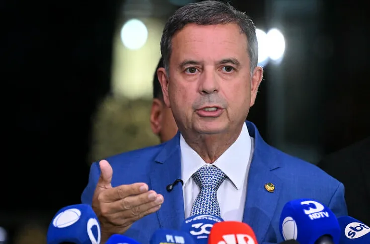 Senador Rogério Marinho deixa hospital em Brasília após infecção intestinal