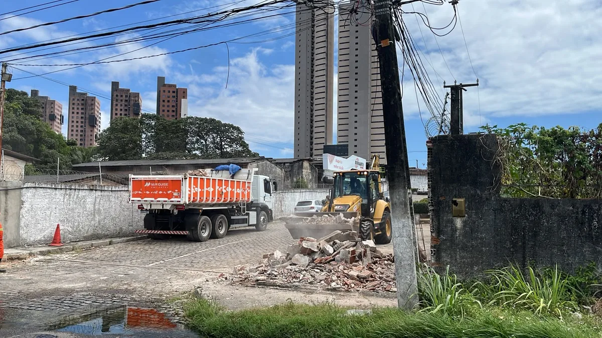 Natal retoma calçadas e áreas livres com ação em Neópolis e Candelária