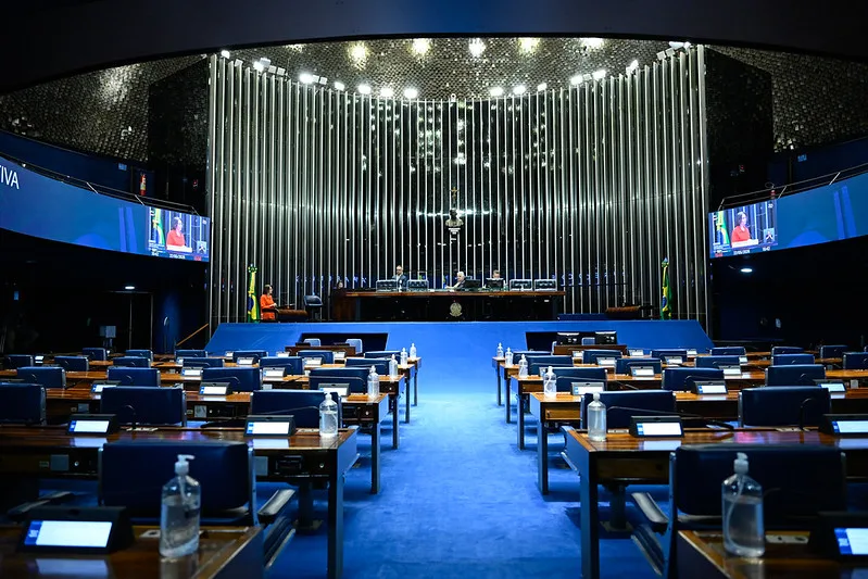 Senado abre discussão da PEC que pode encerrar a escala 6x1