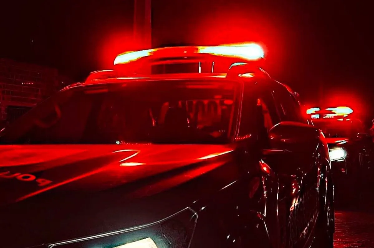 Perseguição na Via Costeira termina com dupla detida e moto apreendida