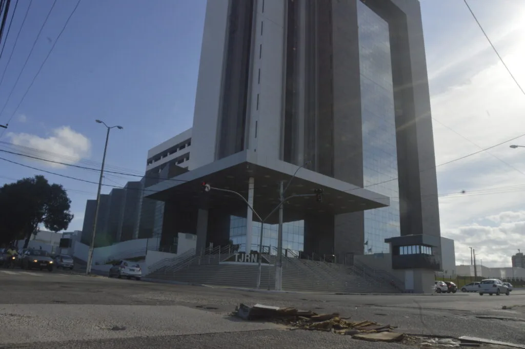 Câmara do TJRN confirma júri popular para acusado de agredir mulher em Natal