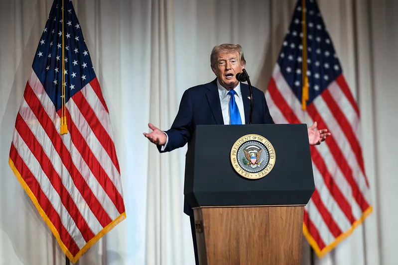 Trump recusa proposta do Irã, cita arma nuclear e critica imprensa nos EUA