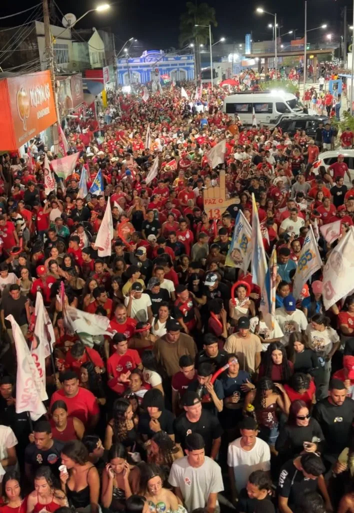 Multidão toma ruas de João Câmara em vigília liderada pela prefeita Aize