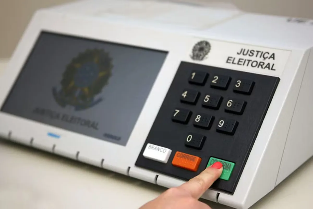 Eleitor com 70 anos ou mais tem voto facultativo e fila preferencial no RN