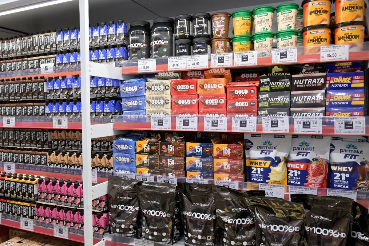 Prateleira fitness: whey e creatina ganham espaço nos mercados do RN